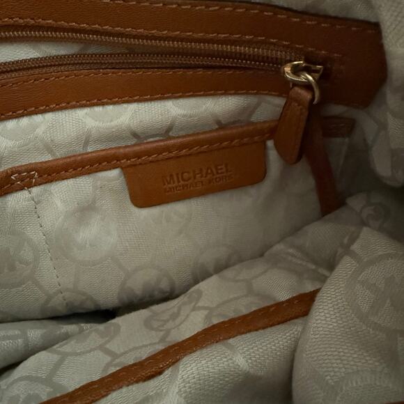 Michael Kors Camel Handbag with Dust Bag - Picture 6 of 12